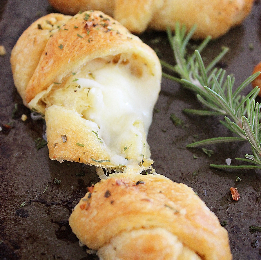 Cheesy Stuffed Garlic Butter Crescent Rolls – The Comfort of Cooking