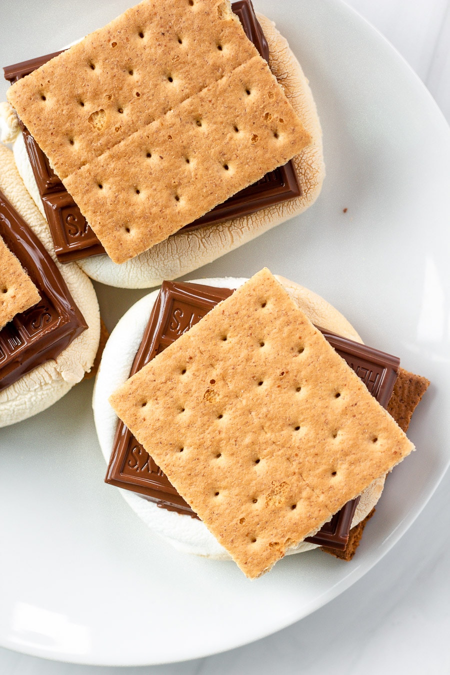 How to Make Air Fryer S'Mores - Indoor S'mores Recipe! - bits and bites