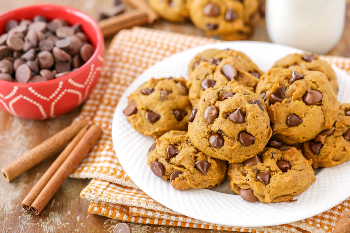 Pumpkin Chocolate Chip Cookies {The BEST! +VIDEO} | Lil' Luna